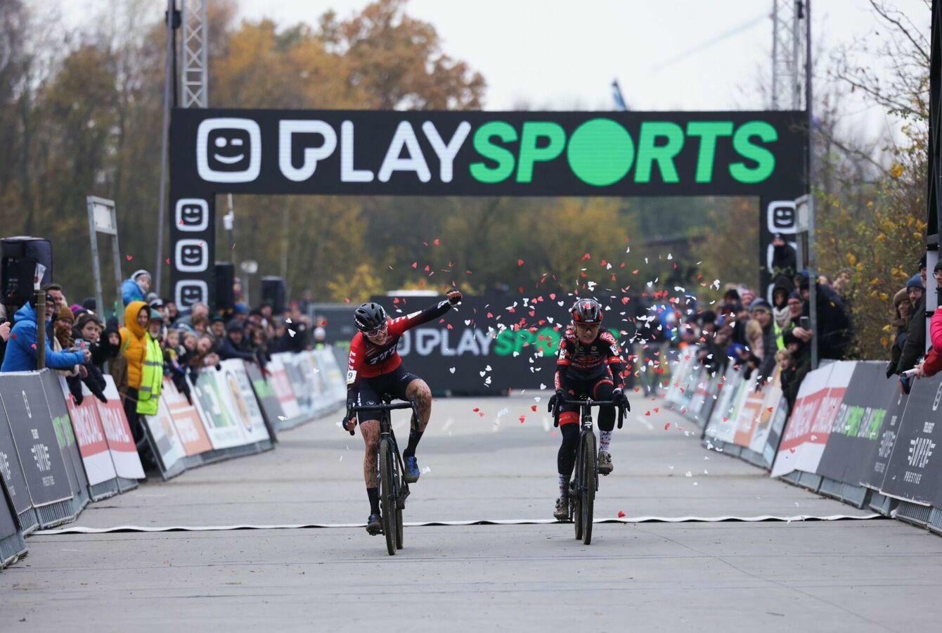 Van Alphen boekt mooiste overwinning uit haar carrière