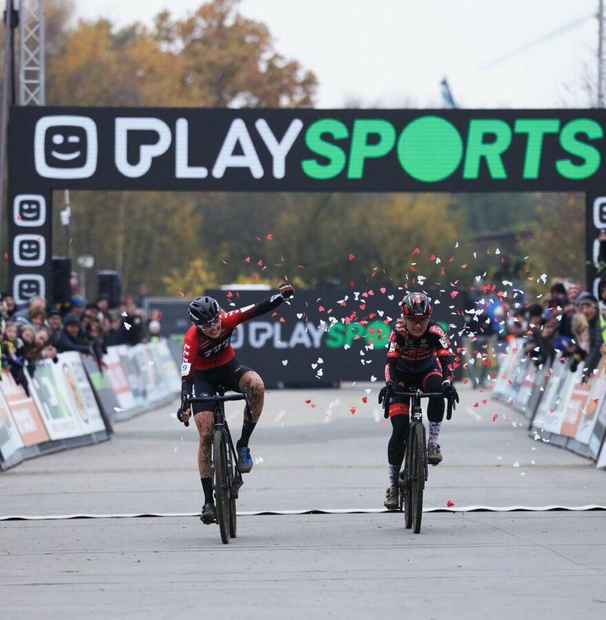 Van Alphen boekt mooiste overwinning uit haar carrière