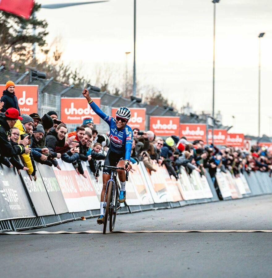 Alvarado snelt naar winst in Heusden-Zolder