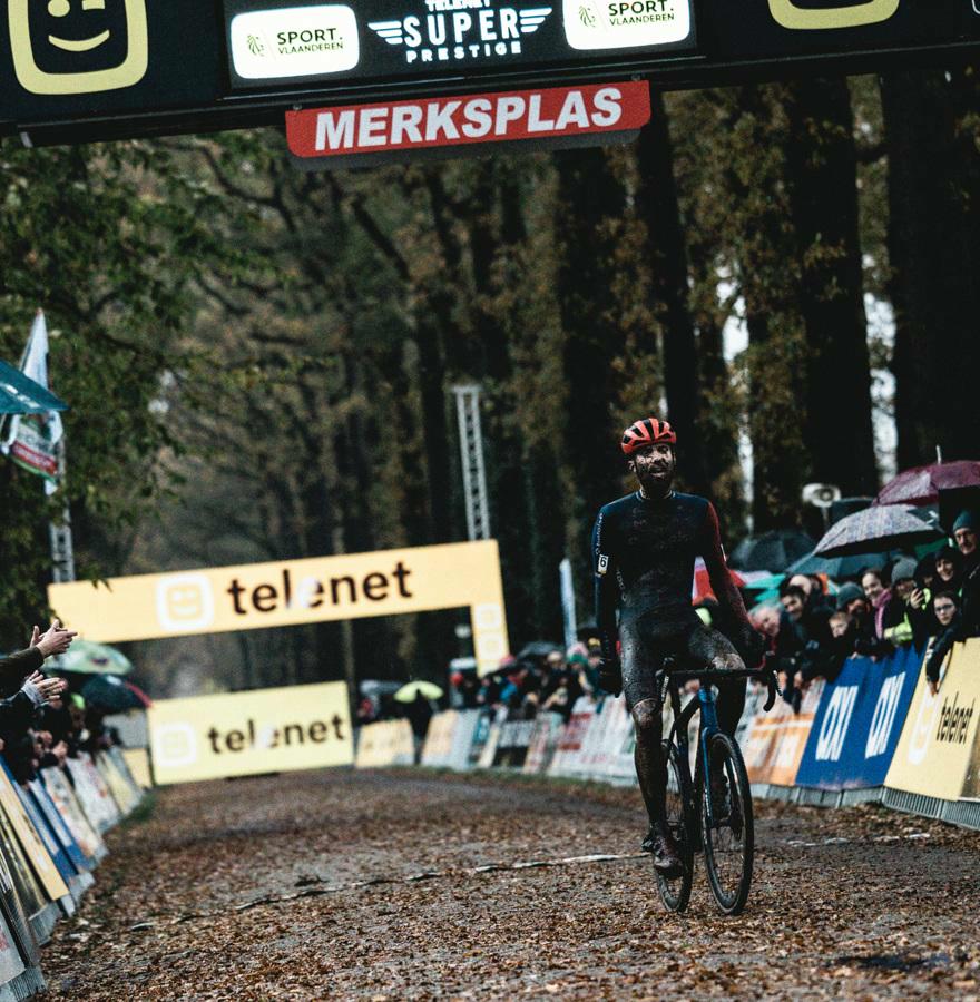 Nieuwenhuis van start tot finish in Merksplas