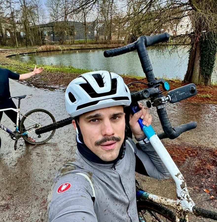 Average Rob en co etaleren in Diegem hun veldritvaardigheden tijdens Turbo Cross