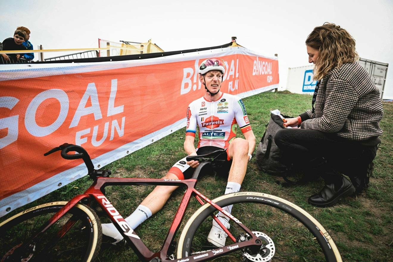 Michael Vanthourenhout sprints to victory in Ruddervoorde