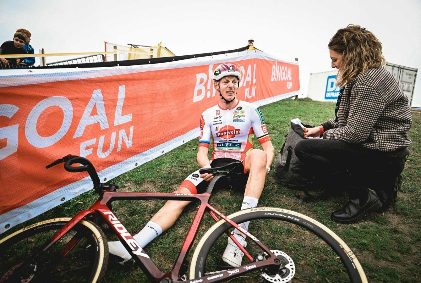 Michael Vanthourenhout sprint naar de zege in Ruddervoorde