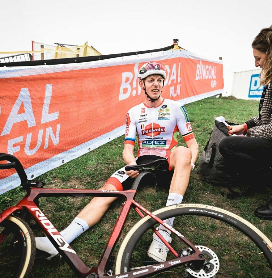 Michael Vanthourenhout sprint naar de zege in Ruddervoorde