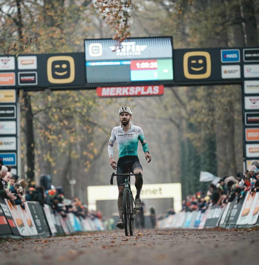 Joris Nieuwenhuis wint in Merksplas ondanks pech