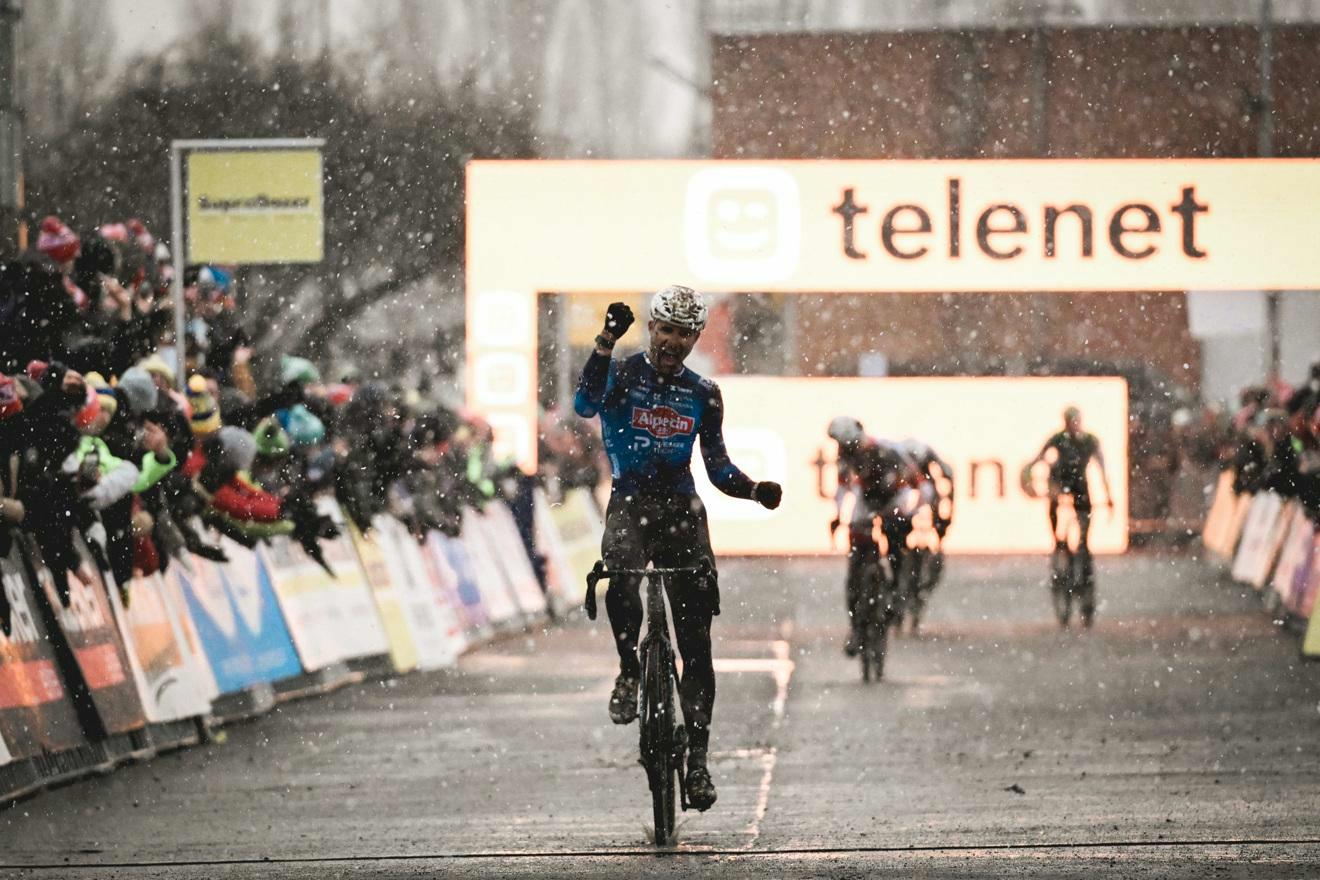 Vandeputte wint eerste Telenet Superprestigemanche in Gullegem