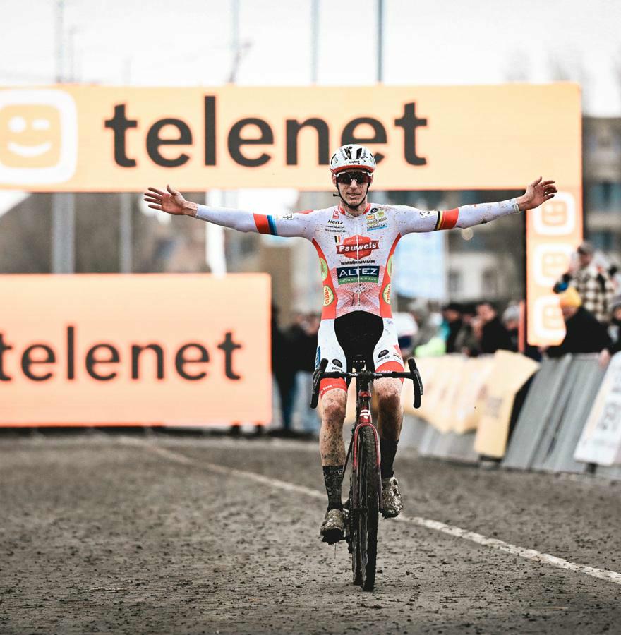 Middelkerke is voor Vanthourenhout, eindzege in Telenet Superprestige voor Vandeputte