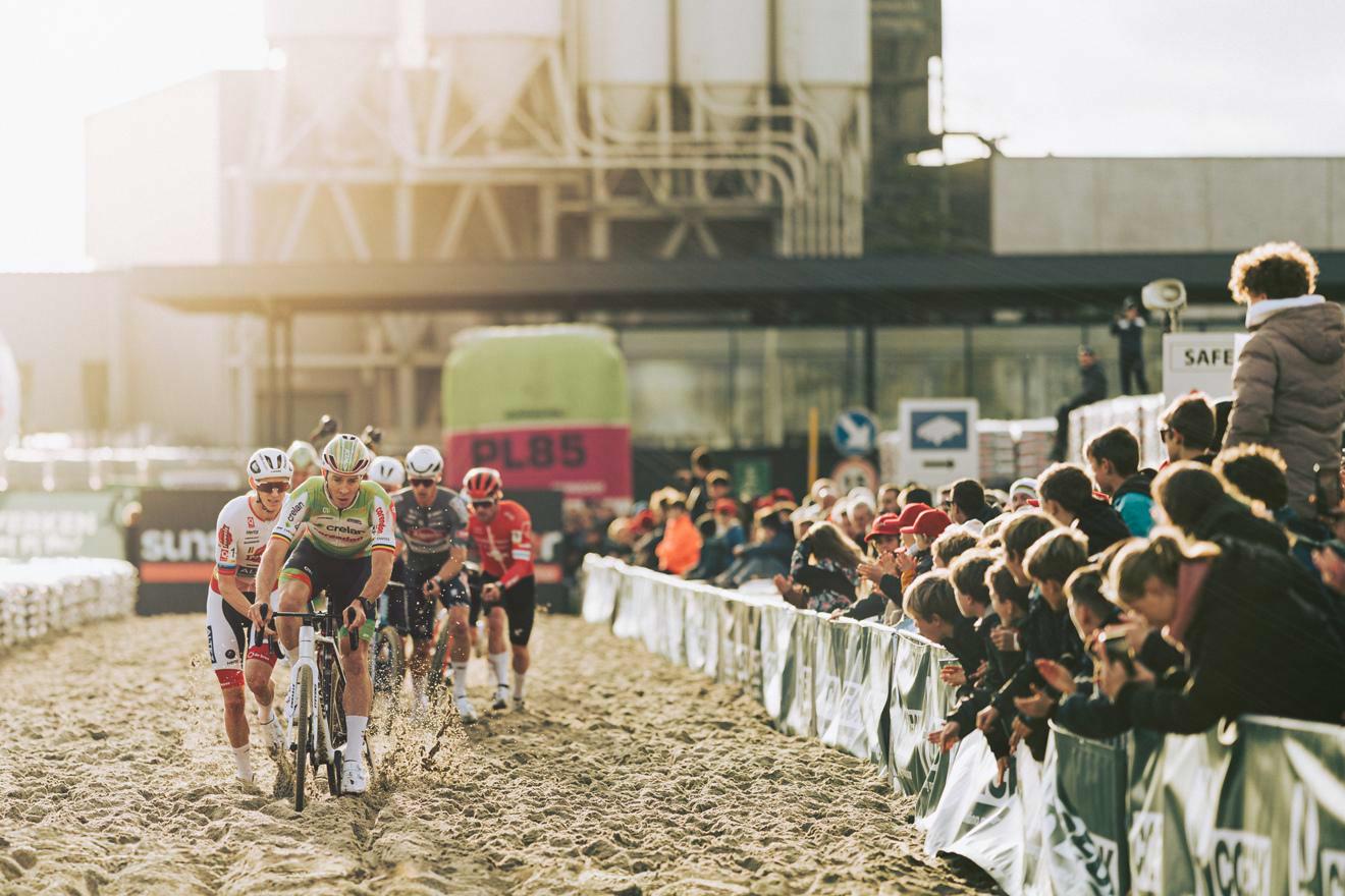 Expert soutient le Telenet Superprestige en tant que Main Partner