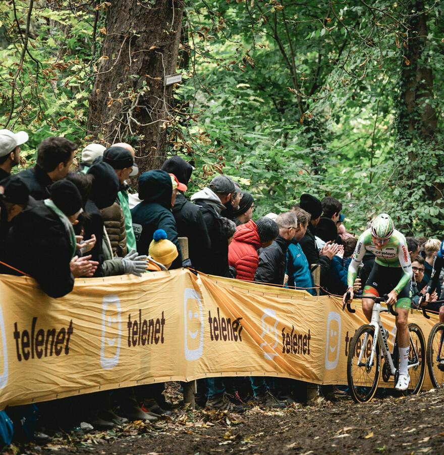 Volg de Telenet Superprestige voortaan via het nieuwe Flanders Classics WhatsApp kanaal